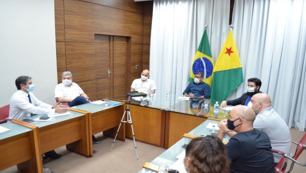 Governo monta comissão para corrigir distorções do PCCR da Educação